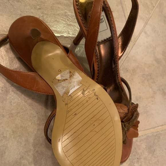 HILARY RADLEY HEELS 6US - Picture 3 of 3